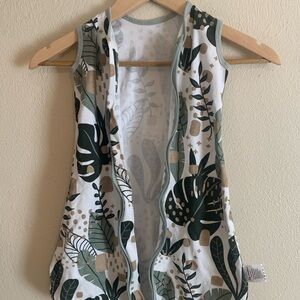 Leaf Print Sleeveless Vest